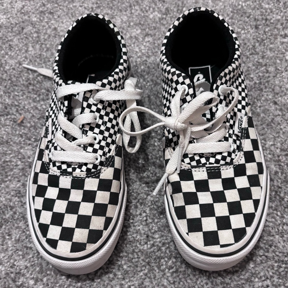 Kids checkerboard Vans